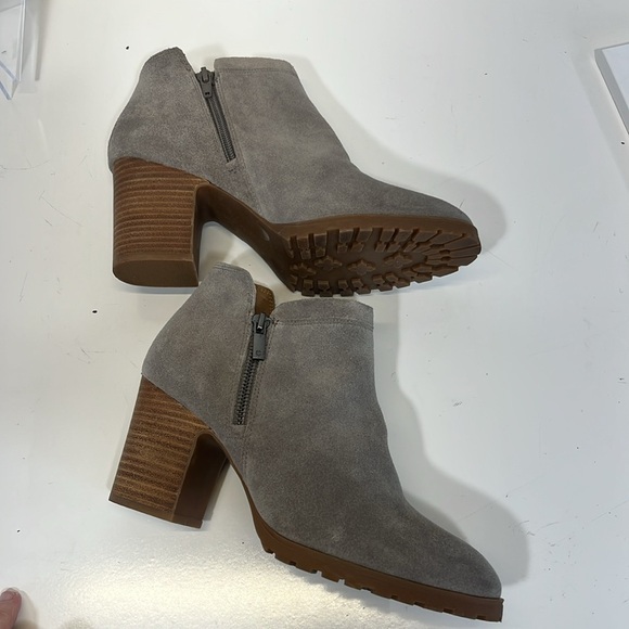 Lucky Brand Noryn Boot Womens US 9 Eu 40 Gray Suede Side Zip - Picture 7 of 15